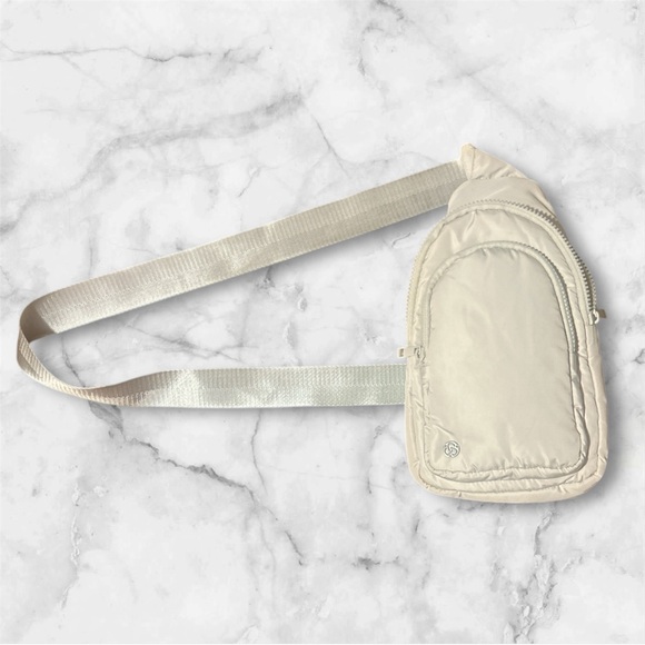 Zella Nordstrom Small White Sling Bag Over The Shoulder (110) - Picture 1 of 5